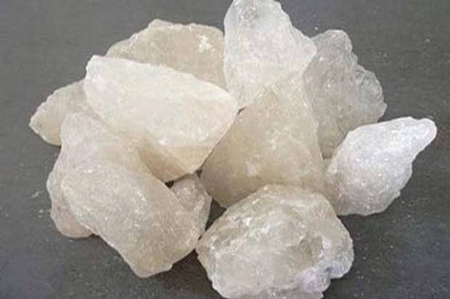 Phèn Nhôm Là Gì? Những Ứng Dụng Thú Vị Của Phèn Nhôm