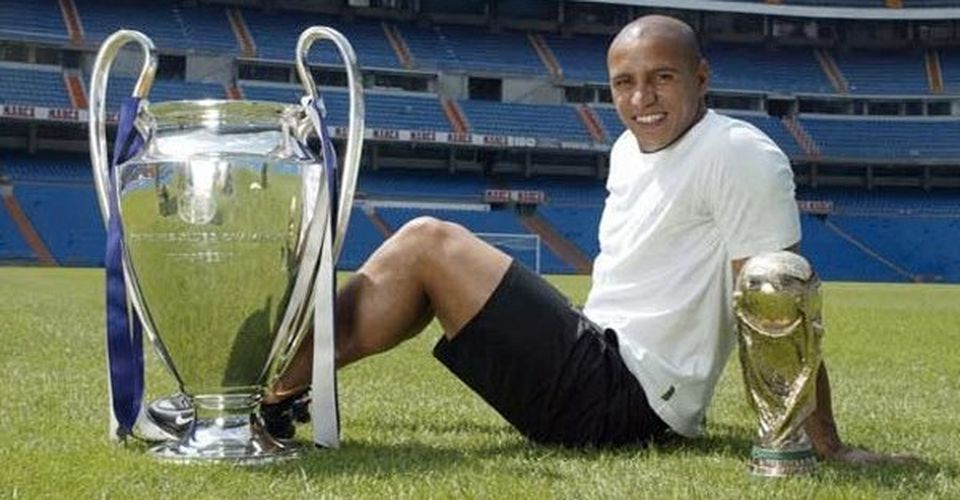 Tiểu sử cầu thủ Roberto Carlos | Gia đình - Sự nghiệp - Thành tựu