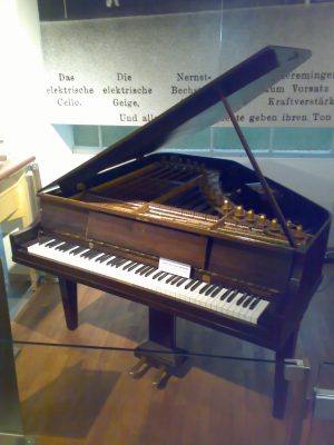 Những thương hiệu đàn piano điện được ưa chuộng nhất hiện nay - Piano Apollo