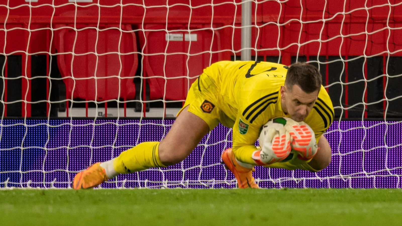 Tom Heaton: Hành trình sự nghiệp của một thủ môn xuất sắc